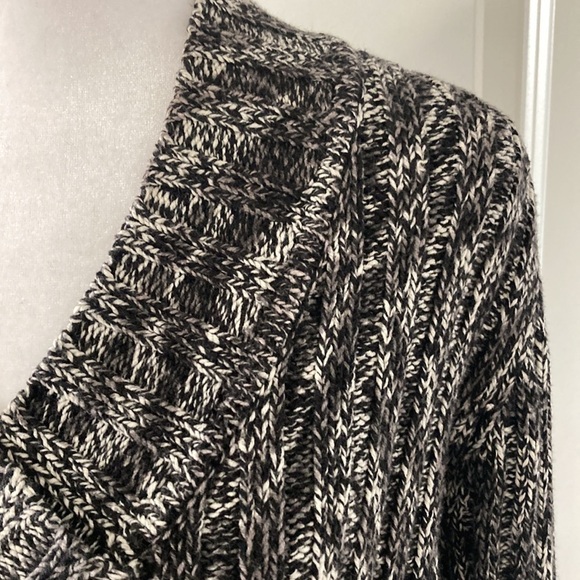 Dana Buchman large sweater v-neck black gray - Picture 7 of 12